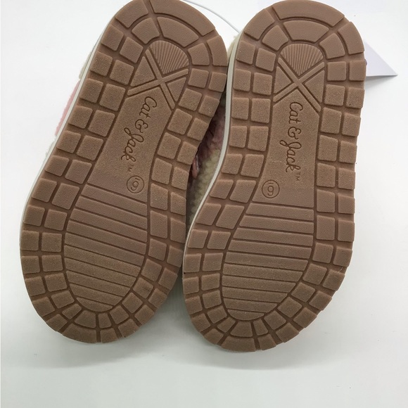 🟣 Cat & Jack Toddler Winter Boot - Picture 9 of 9